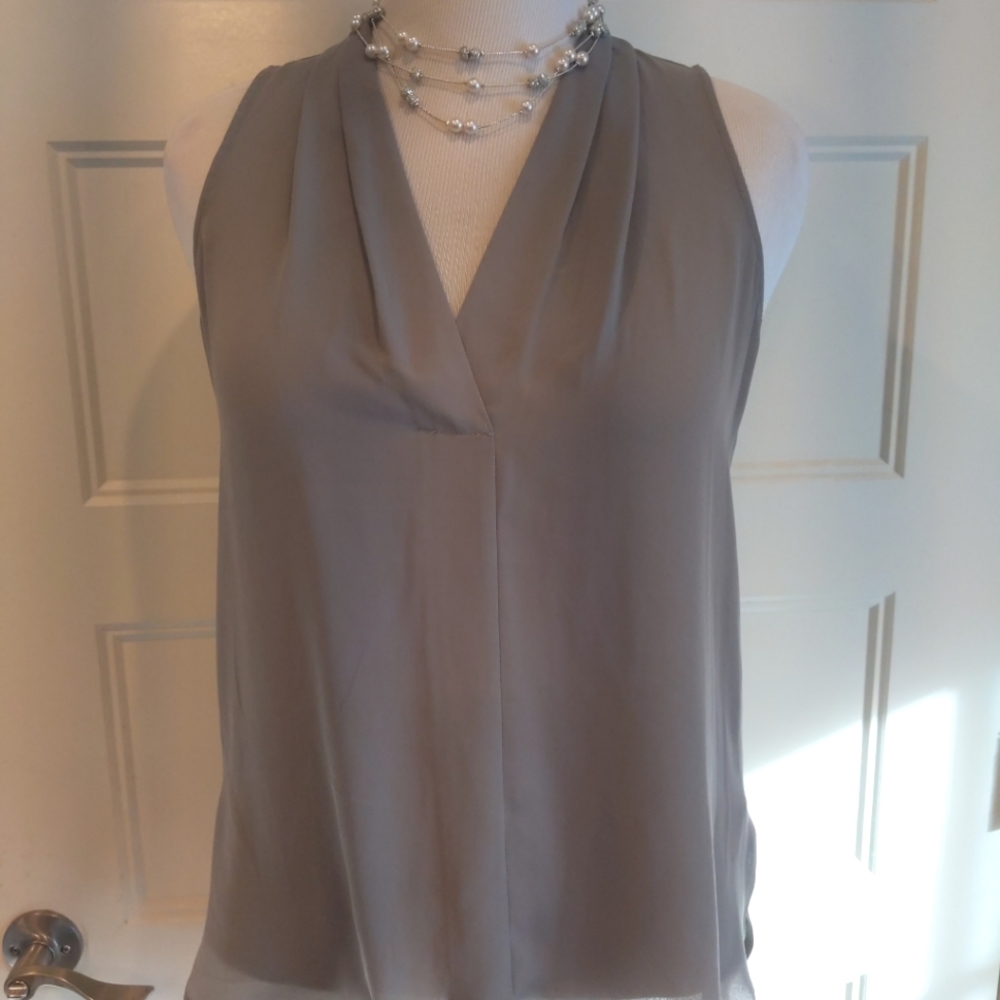 Vince Camuto Gray Shell Sleeveless Top V Neck Medium